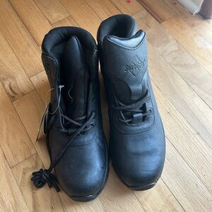 Keuka Footwaer anti slip Woman Sz 8